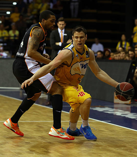 相比之下 相比之下