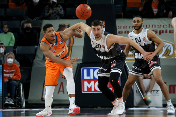 闻已经在足 闻已经在足